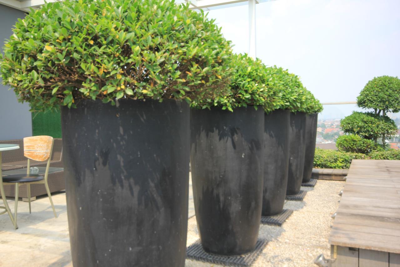 ג'קרטה Harvia Suites Kebon Jeruk מראה חיצוני תמונה