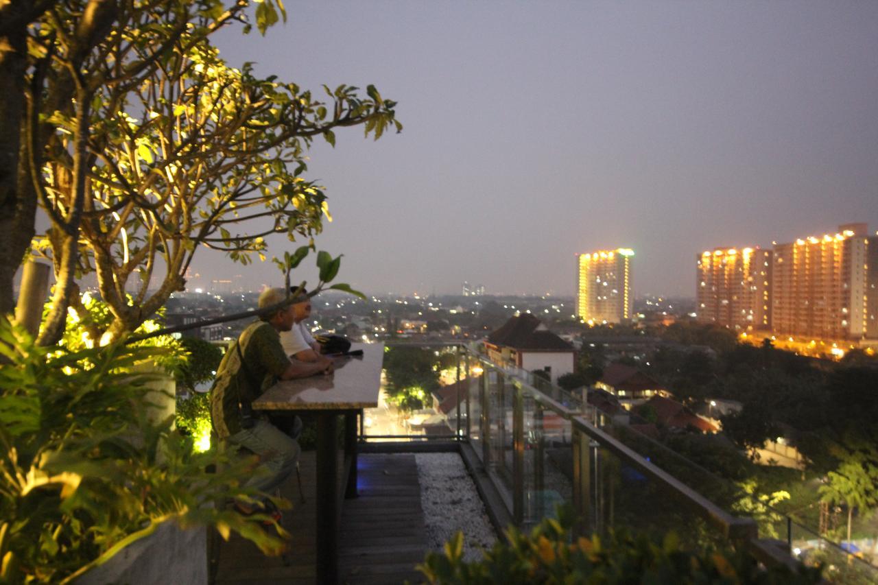 ג'קרטה Harvia Suites Kebon Jeruk מראה חיצוני תמונה